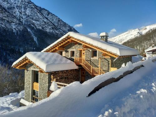 Delfin Dal Pianhol - carbon neutral hotel in Casteldelfino