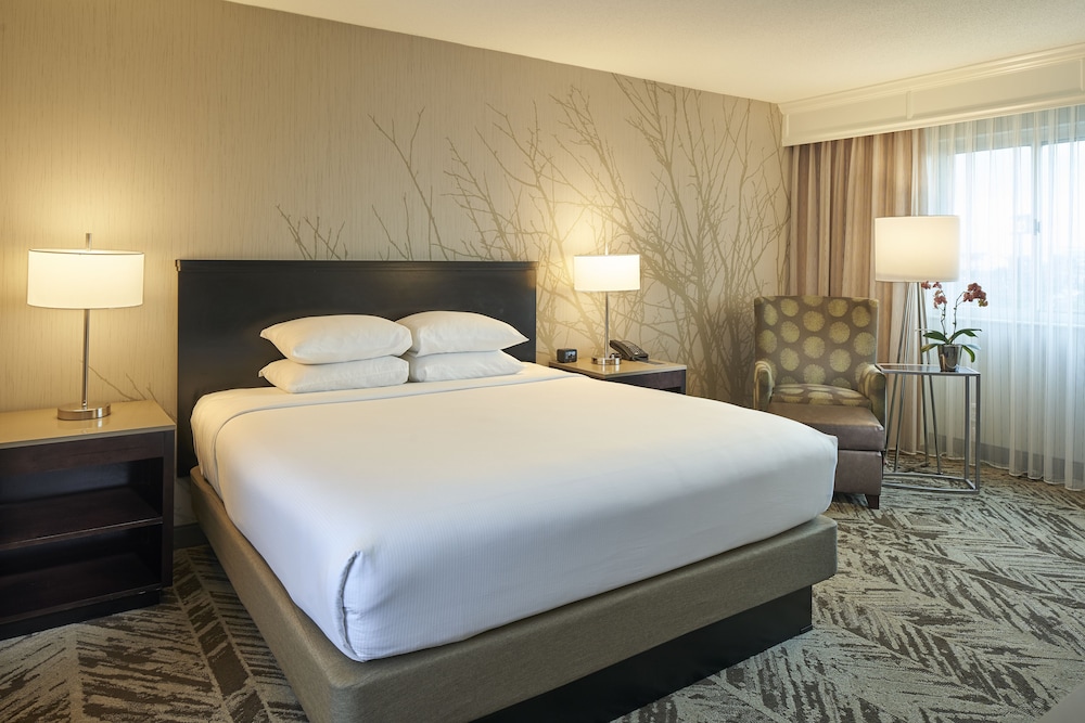 Hilton Cincinnati Airport - photo 6