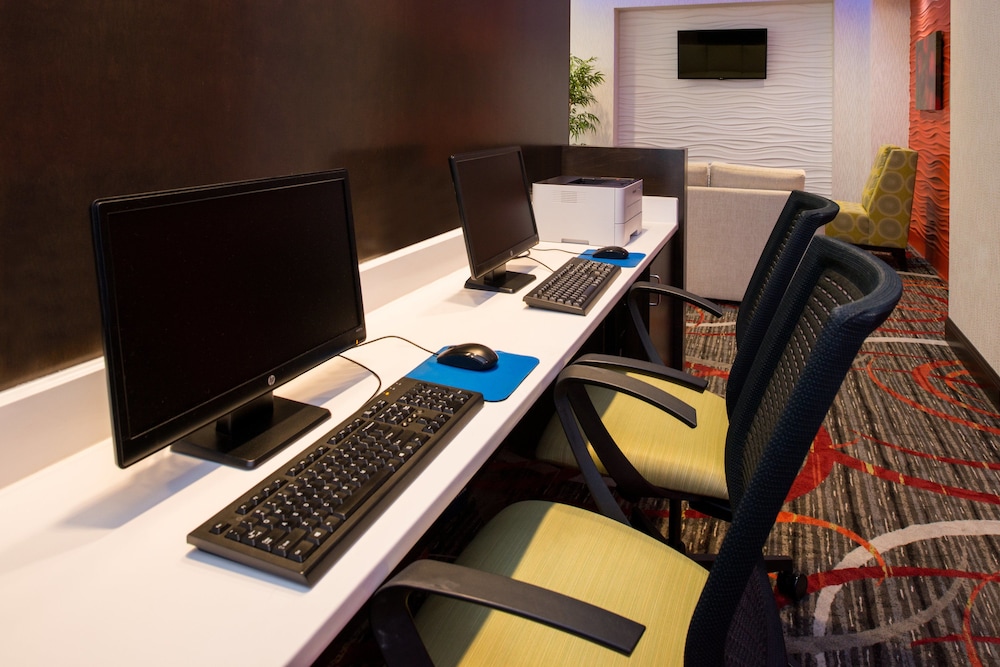 Holiday Inn Express Hotel & Suites Monroe - photo 44