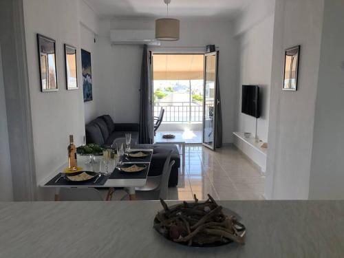 Are You Renti — 4-Star Luxury Hotel in Piraeus, Greece