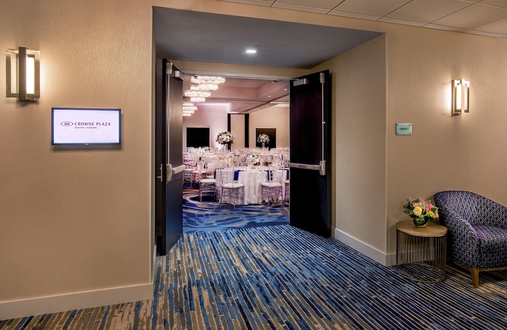 Crowne Plaza Boston Woburn by IHG - photo 37