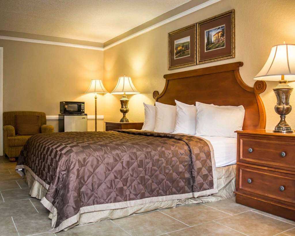 Rodeway Inn Near Ybor City Casino - photo 46