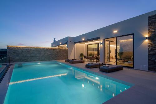 Anantia Villa 1 Scenic View Luxury Experience — 4-Star Luxury Hotel in Episkopi, Greece