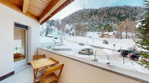 Abitaziun Ruinatsch 22 St Moritz — 4-Star Luxury Hotel in St. Moritz, Switzerland