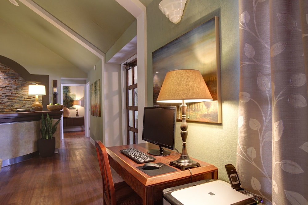 Habitat Suites - photo 3