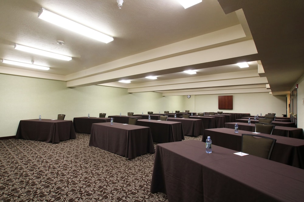 Oxford Suites Spokane Valley - photo 40