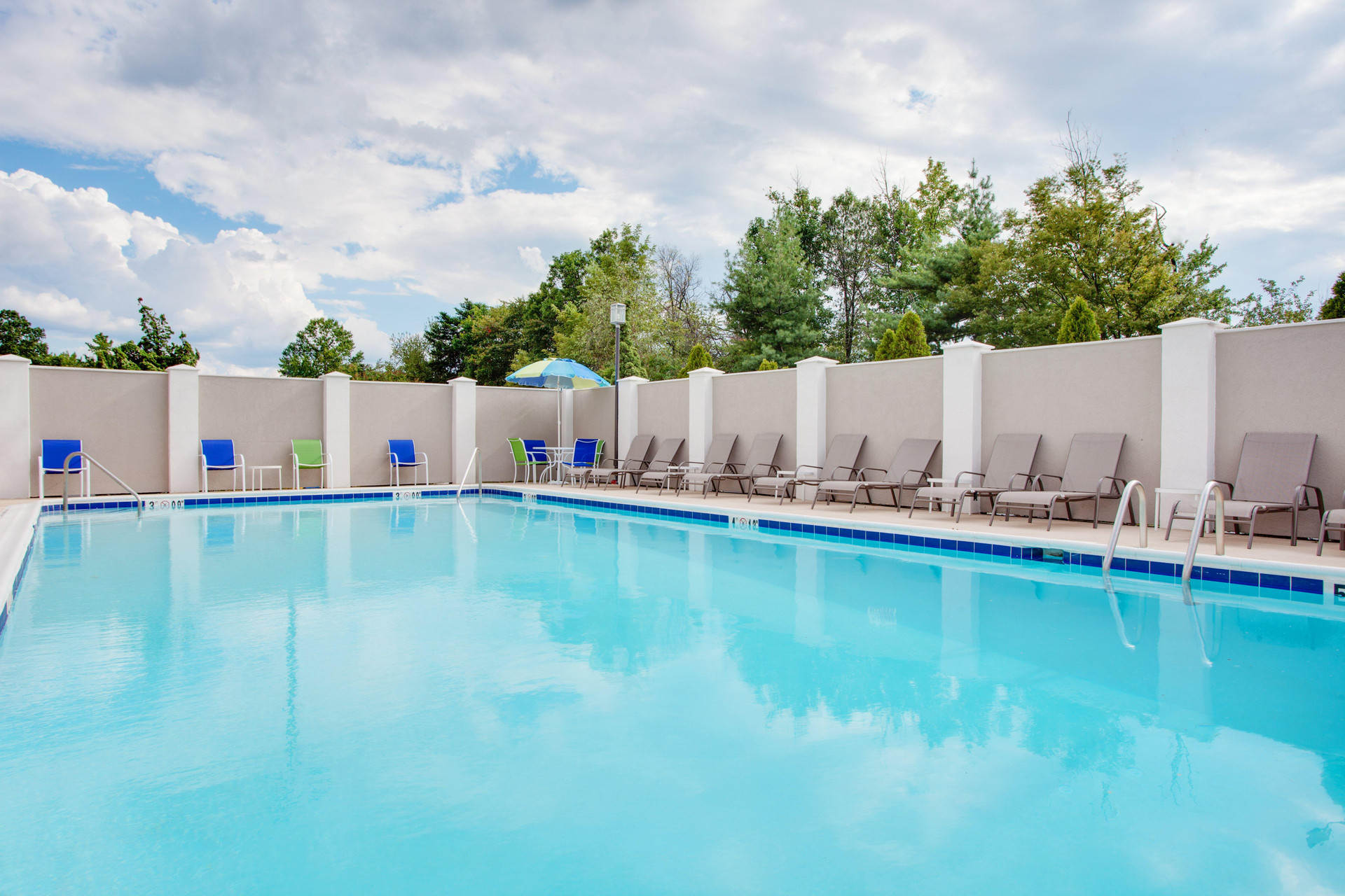 Holiday Inn Express Washington DC East Andrews AFB by IHG - photo 3
