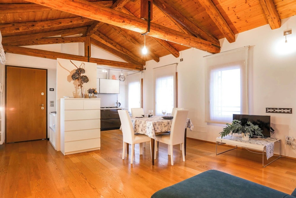 Casa Fiera few Steps From the Centre With Car park — 4-Star Luxury Hotel in Treviso, Italy