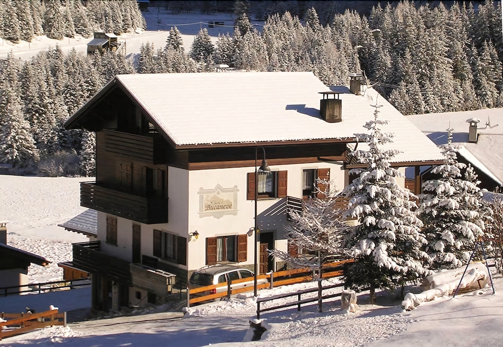 Chalet Bucaneve — 4-Star Luxury Hotel in Santa Caterina Dello Ionio, Italy