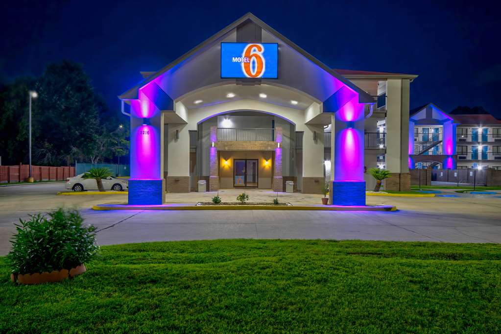 Motel 6 Lafayette LA - featured photo