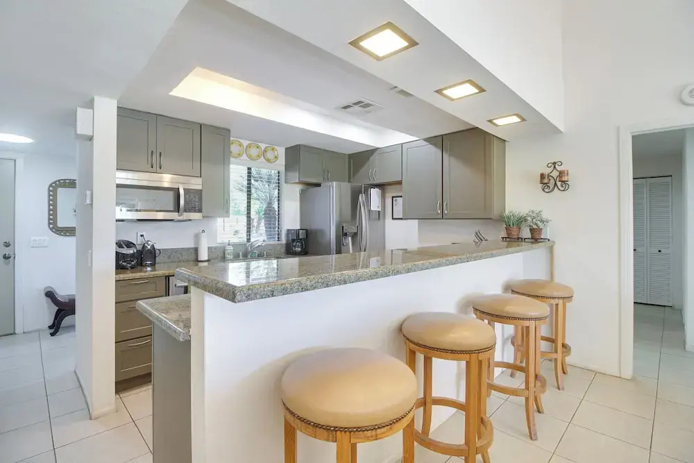 Pet friendly Palm Desert Gem on Golf Course - photo 8