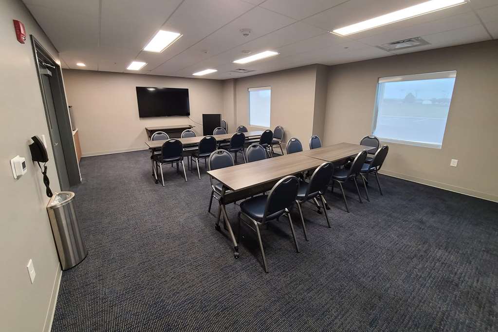 Microtel Inn & Suites by Wyndham Milford - photo 18