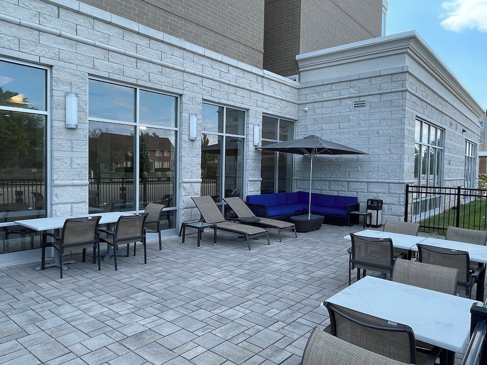 Holiday Inn Hotel & Suites Farmington Hills Detroit NW by IHG - photo 28