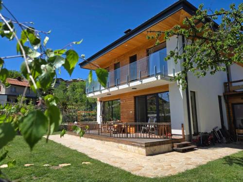 Ma Bebe PlayHouse with Private Sauna Lake Parks and SPA Pools in 5 min - carbon neutral hotel in Unknown City