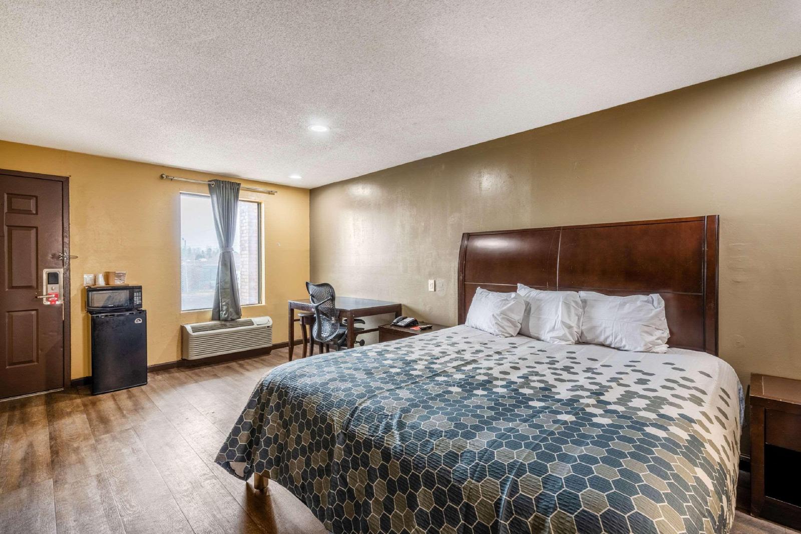 Southern Inn and Suites - photo 11