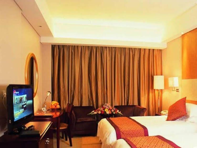 Days Honglou — hotel in Songjiang