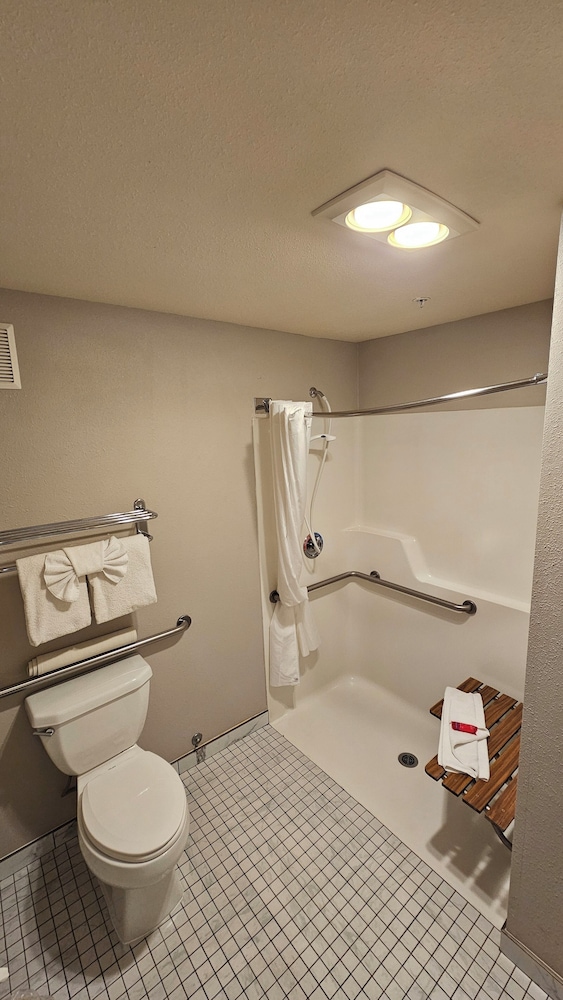 Lighthouse Suites Inn - photo 24