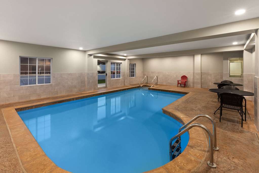 La Quinta Inn & Suites by Wyndham McAlester - photo 10