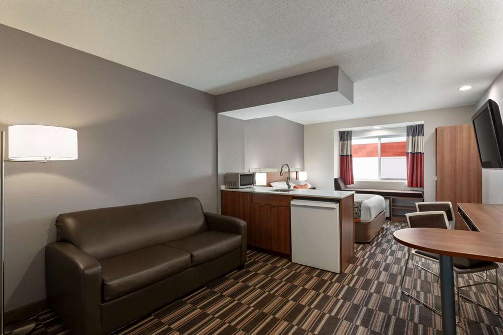 Microtel Inn & Suites by Wyndham Tifton - photo 20