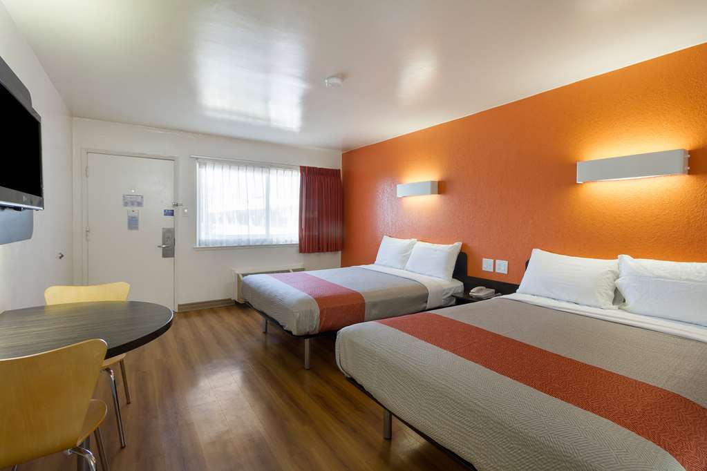Motel 6 Claremont CA - photo 16