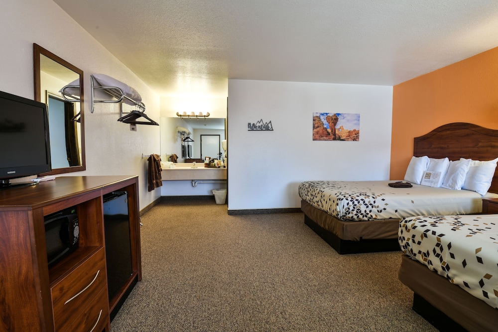 Adventure Inn & Motel - photo 7