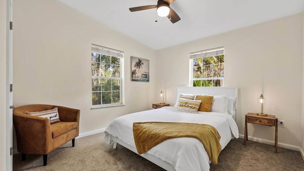 The Oak Hideaway Pet Friendly 3bd — Saint Augustine — photo 3