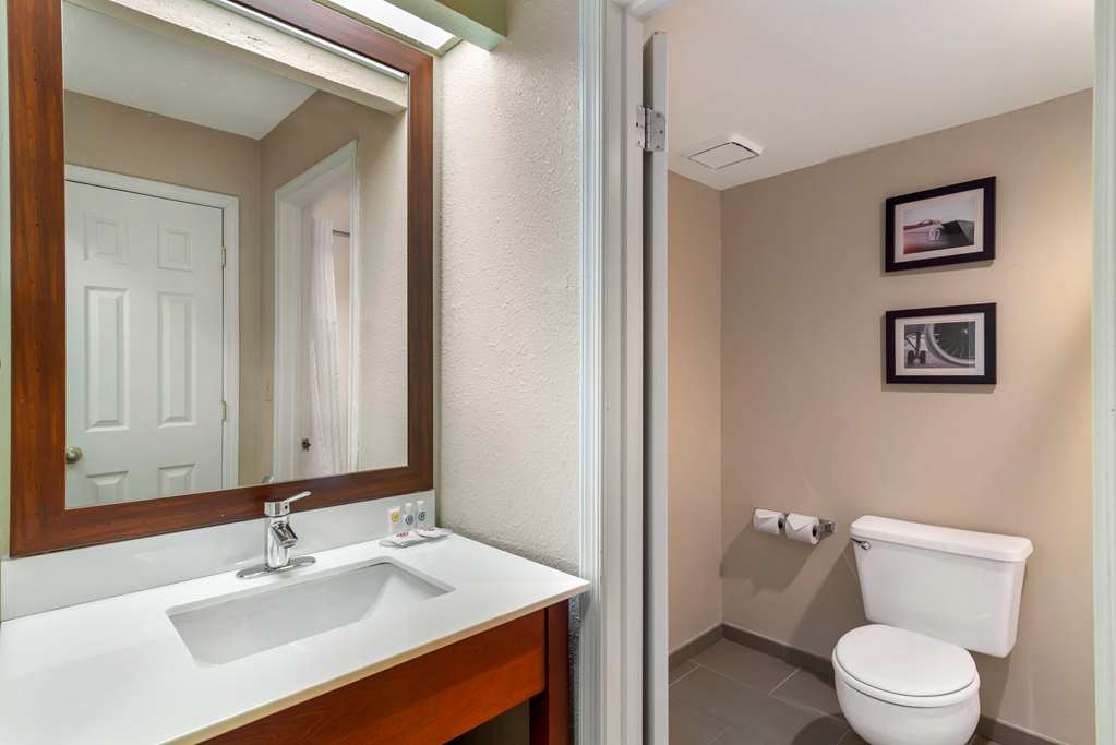 Comfort Inn & Suites near Robins Air Force Base Main Gate - photo 11