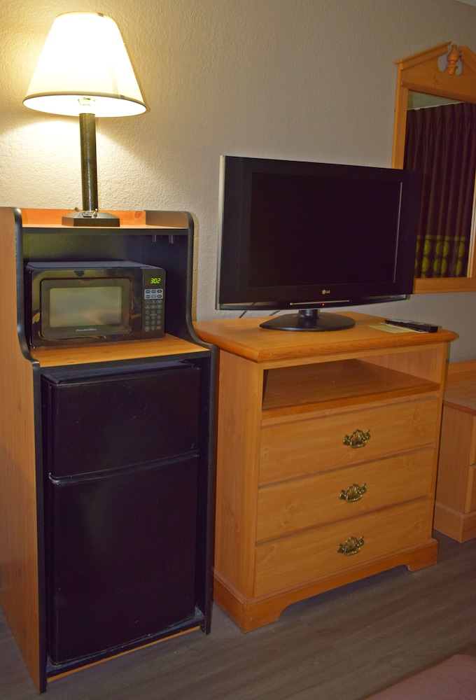 Super 8 by Wyndham Fort Chiswell Wytheville Area - photo 31
