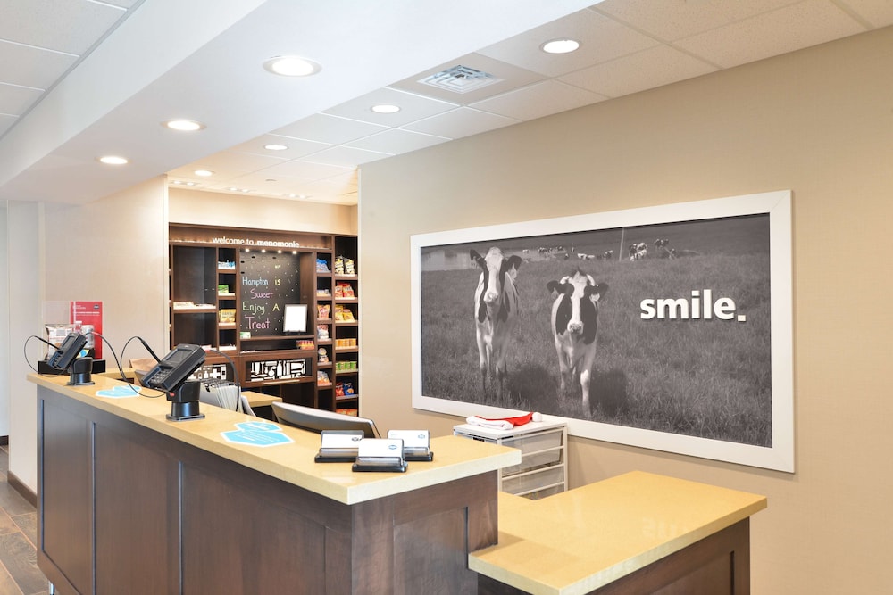 Hampton Inn & Suites Menomonie UW Stout - photo 5