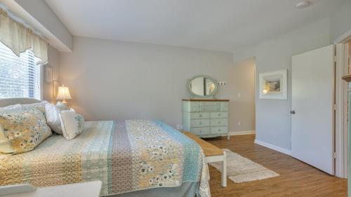 Private Balcony Beach Getaway Coligny - photo 15