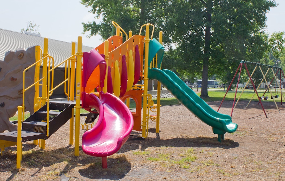 Chesapeake Bay RV Resort Thousand Trails Campground - photo 34