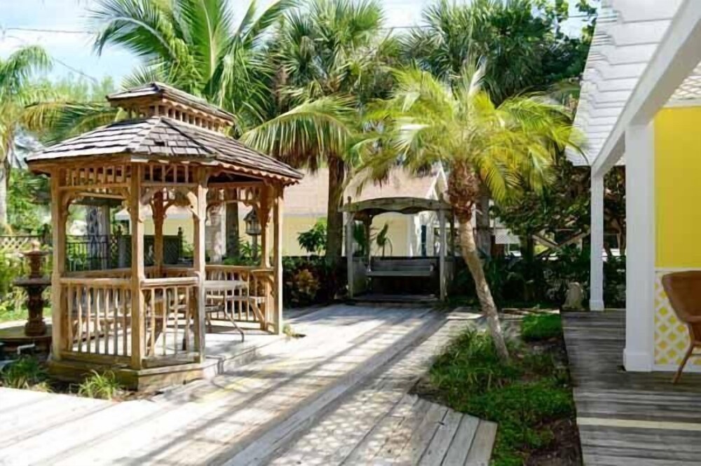 4 Beach Lovers Unit 1 - featured photo