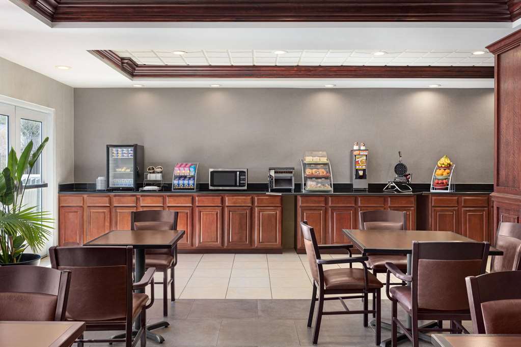 Wingate By Wyndham Southport - photo 26