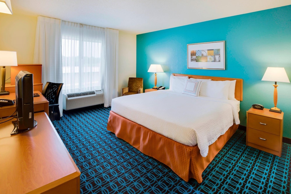 Fairfield Inn & Suites by Marriott South Hill - photo 11