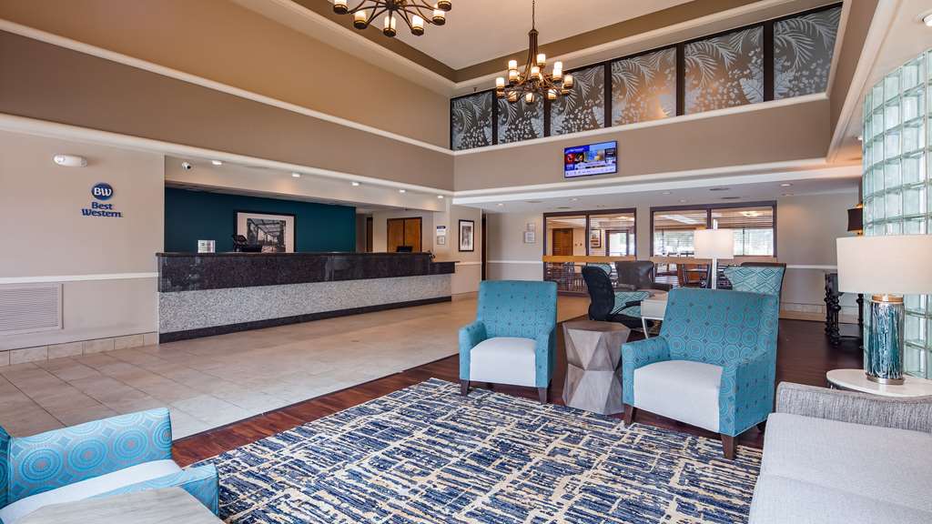 Best Western East Towne Suites - photo 2