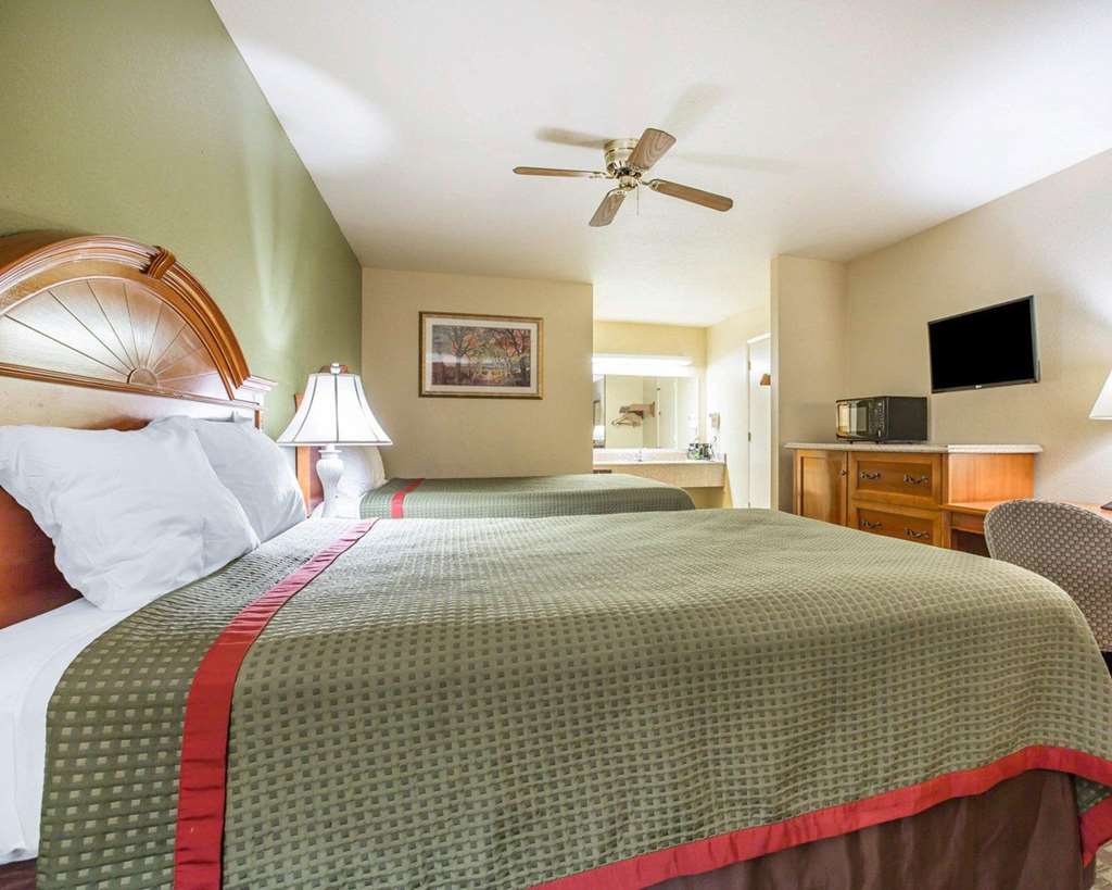 Rodeway Inn Delano - photo 8
