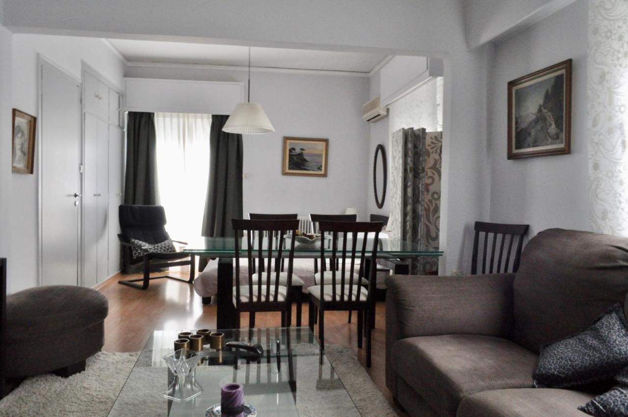 Awesome Home 3' From Metro Station Agia Paraskevi — 4-Star Luxury Hotel in Khalandrion, Greece