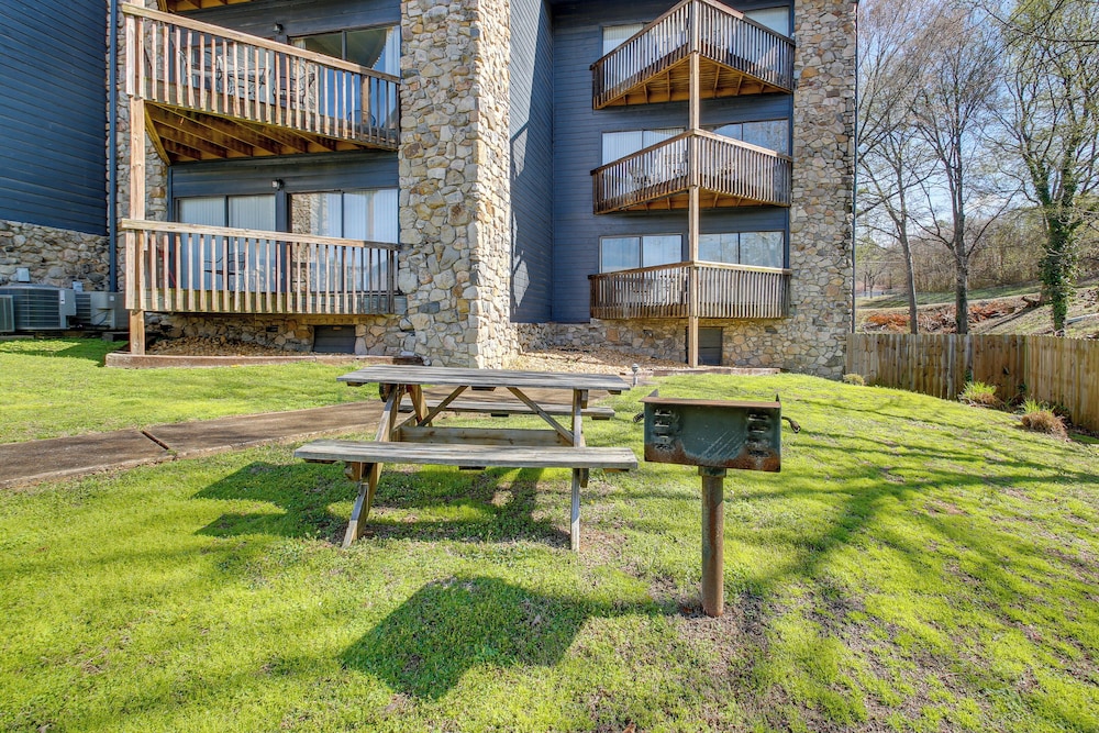 5 Mi to Casino: Waterfront Condo in Hot Springs - photo 22