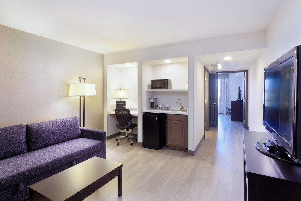 Holiday Inn Hotel & Suites Phoenix Airport By Ihg - photo 16