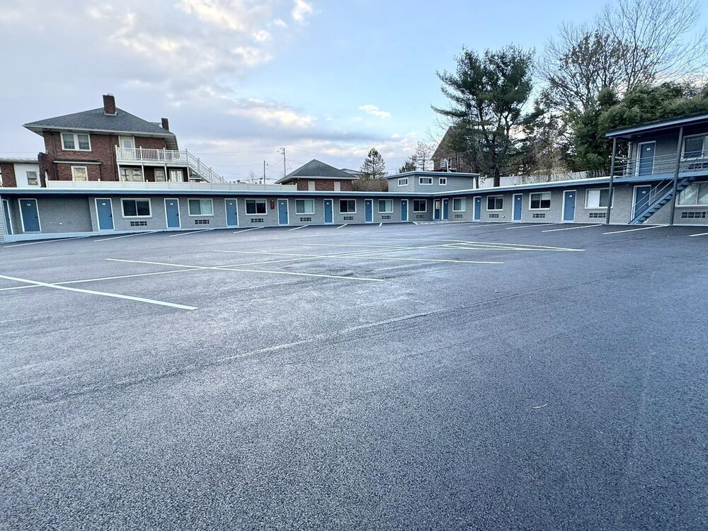 Residency Inn & Studios — hotel in Waynesburg