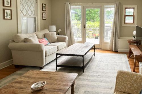 Black Cove Cottage — 4-Star Luxury Hotel in Manchester, United States