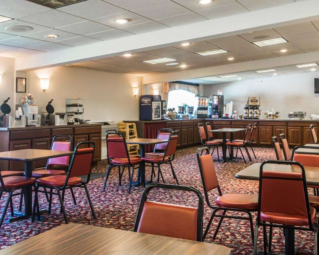 Clarion Inn & Suites at the Outlets of Lake George - photo 32