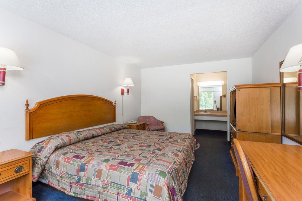 Palmetto Inn - photo 13