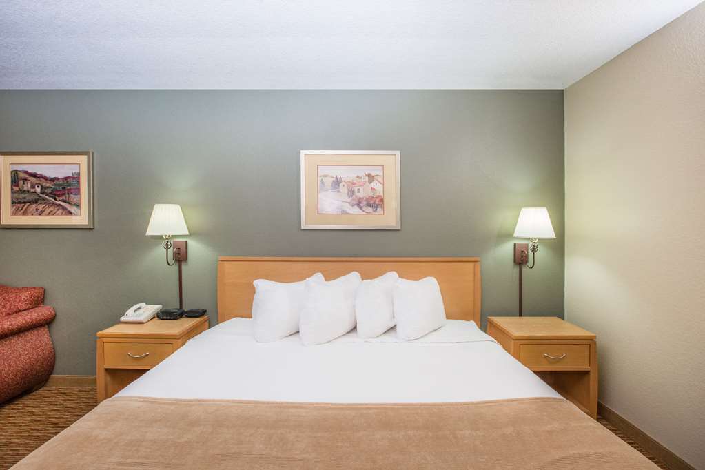 Ramada by Wyndham Spirit Lake Okoboji - photo 15