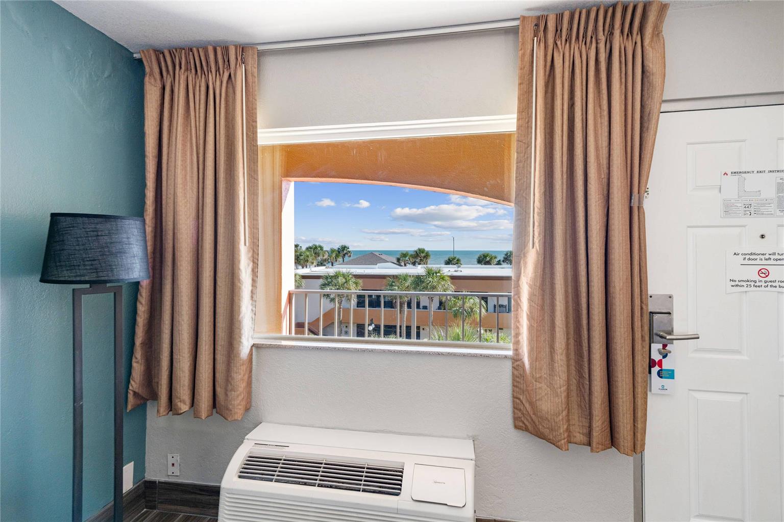 Clarion Pointe Galveston Beachfront - photo 31