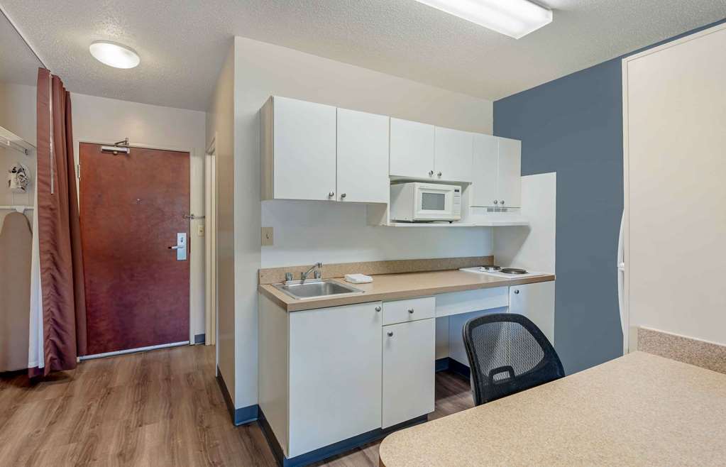 Extended Stay America Select Suites Chicago Rolling Meadows - photo 8