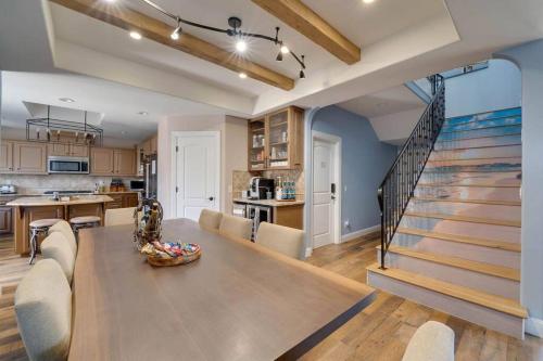 Hillside view with hot tub in Arroyo Grande, United States