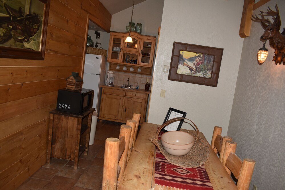 Bear Creek Lodge Cabin Resort - photo 42