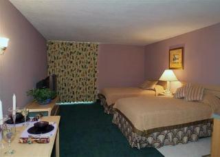 Econo Lodge - photo 4
