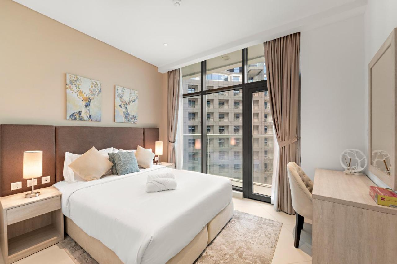 Luxurious 1BR Palm Seven Palm Jumeirah — 4-Star Luxury Hotel in Dubai, United Arab Emirates
